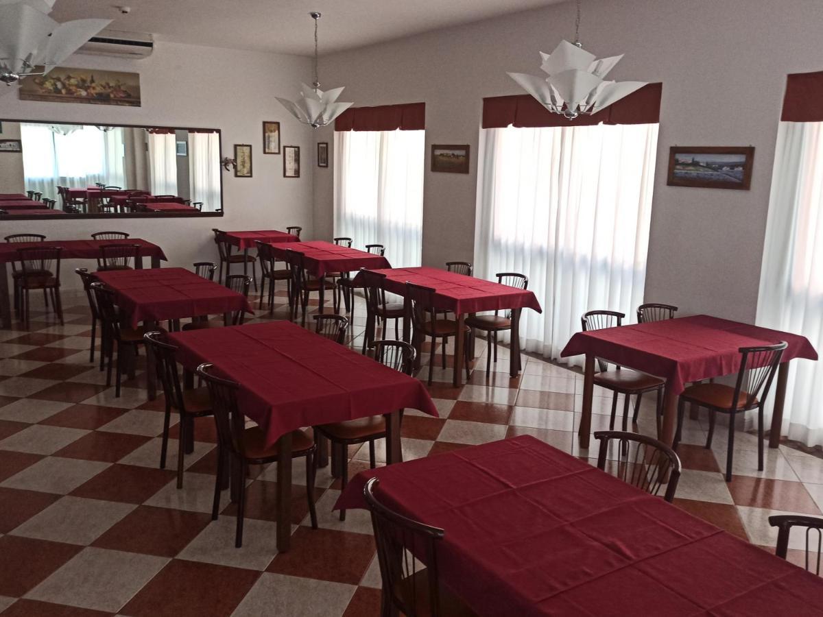 Hotel Danubio Белариа-Игеа Марина Екстериор снимка